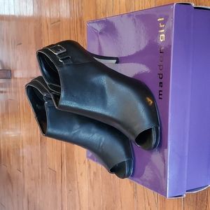 Madden Girl Faux BlkLeather Peep Toe Ginny Booties